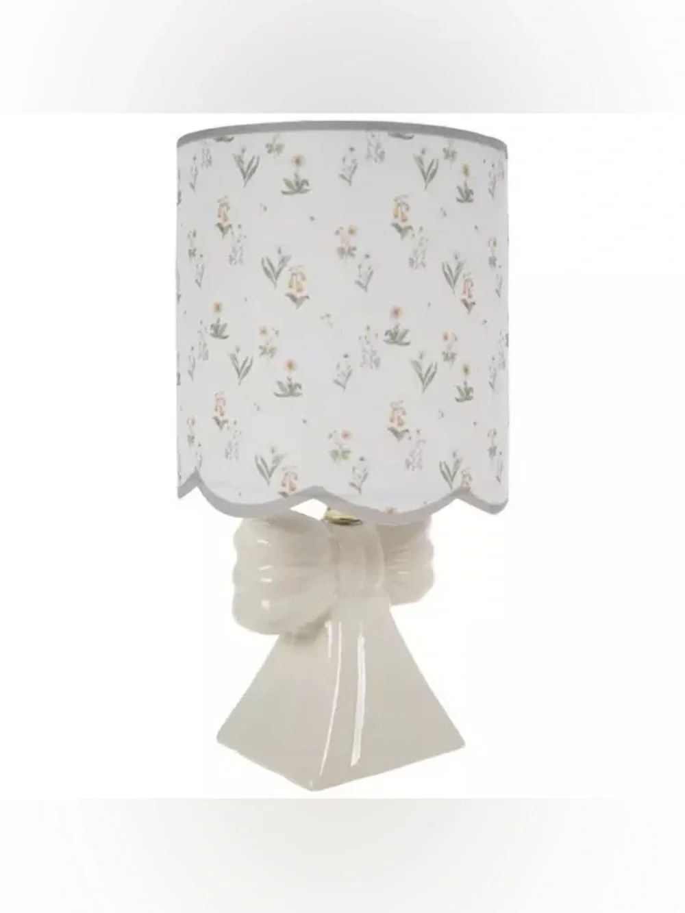 White Bow & Soft Flowers Ceramic Table Lamp